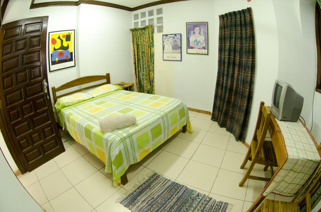 Hostal Los Aventureros Santa Cruz de La Sierra Room photo